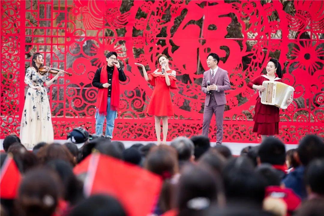 央视文化扶贫走进五峰:村里来了“大明星”