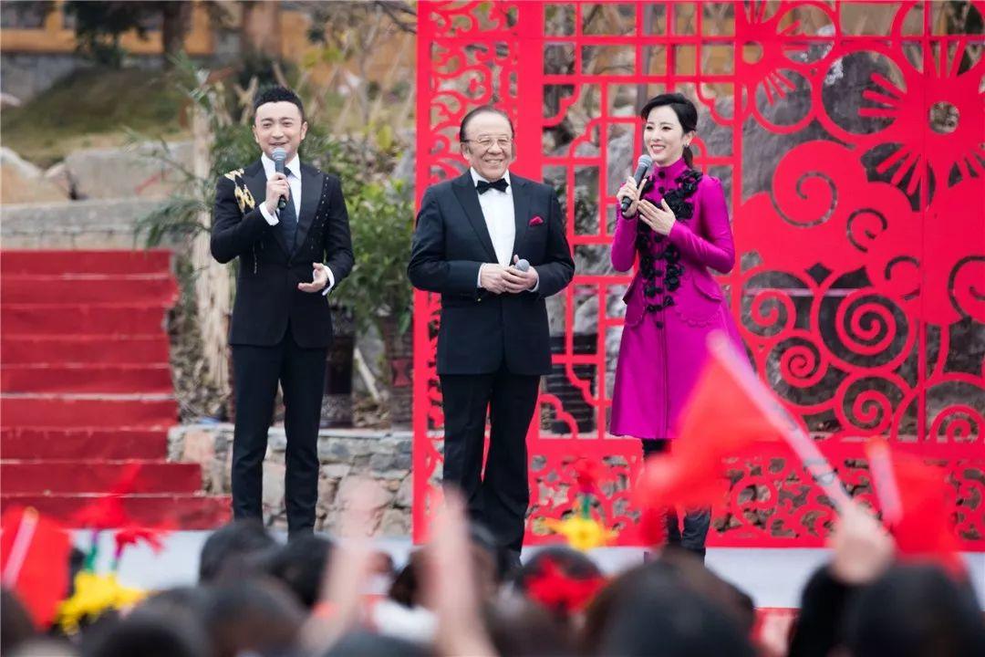 央视文化扶贫走进五峰:村里来了“大明星”